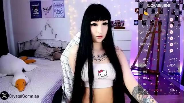 Image 8 of crystalsomnia Stream on Chaturbate on 1 month ago