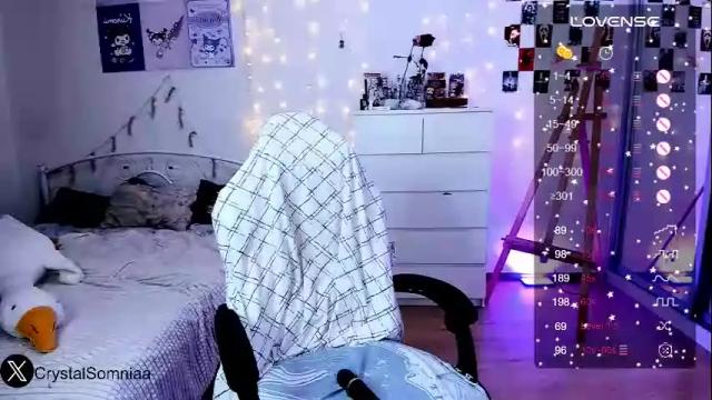 Image 2 of crystalsomnia Stream on Chaturbate on 1 month ago