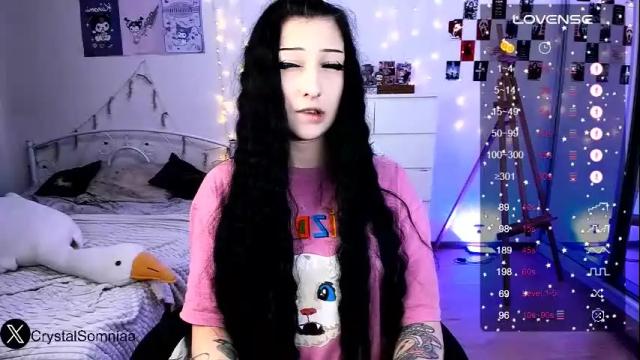 Image 10 of crystalsomnia Stream on Chaturbate on 1 month ago