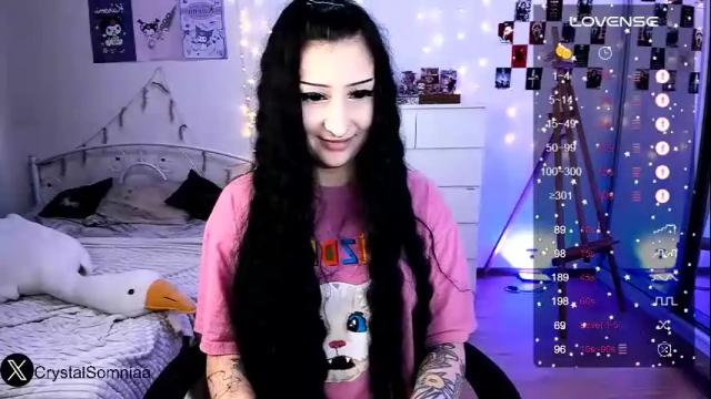 Image 12 of crystalsomnia Stream on Chaturbate on 1 month ago