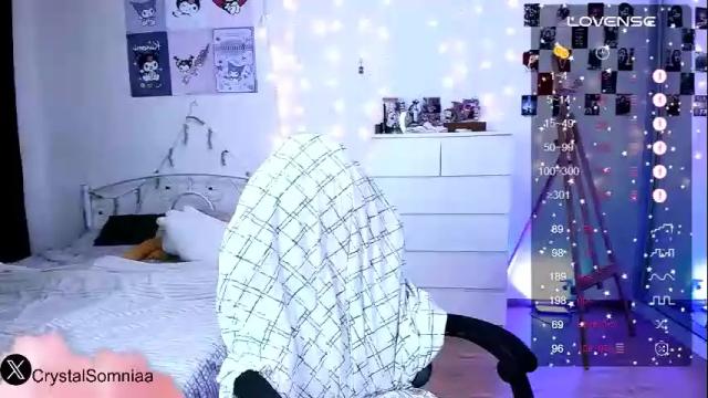 Image 11 of crystalsomnia Stream on Chaturbate on 28 days ago