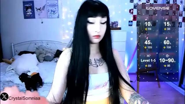 Image 7 of crystalsomnia Stream on Chaturbate on 1 month ago