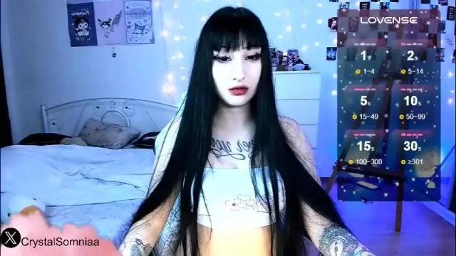Image 8 of crystalsomnia Stream on Chaturbate on 23 days ago