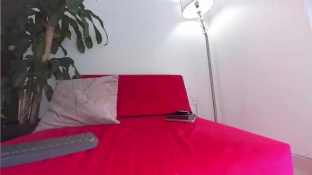 Image 10 of crystalspencer_ Stream on Chaturbate on 13 months ago