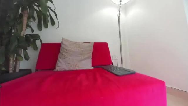 Image 8 of crystalspencer_ Stream on Chaturbate on 12 months ago