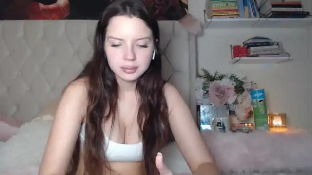 Thumbnail 1, crystalsweet2000's Stream at Chaturbate, 1 month ago