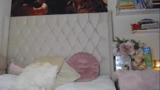 Image 6 of crystalsweet2000 Stream on Chaturbate on 1 month ago