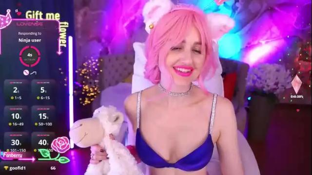 Image 10 of crystaltiffanyy Stream on Chaturbate on 1 month ago