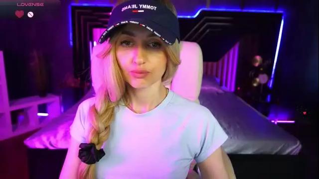 Thumbnail 1, crystaltiffanyy's Stream at Chaturbate, 22 days ago