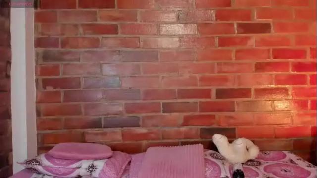 Image 3 of crystalvazquez Stream on Chaturbate on 1 month ago