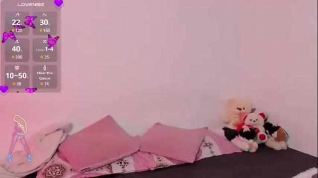 Image 3 of crystalvazquez Stream on Chaturbate on 14 days ago