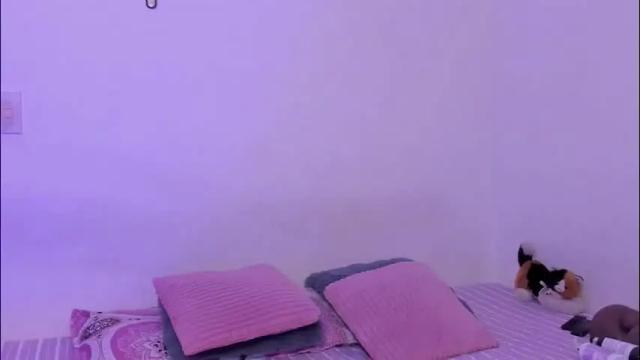 Image 4 of crystalvazquez Stream on Chaturbate on 2 months ago