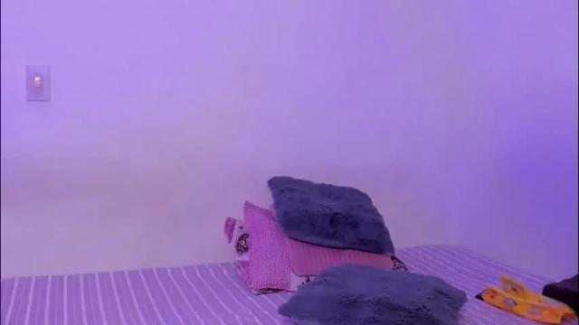 Image 7 of crystalvazquez Stream on Chaturbate on 1 month ago