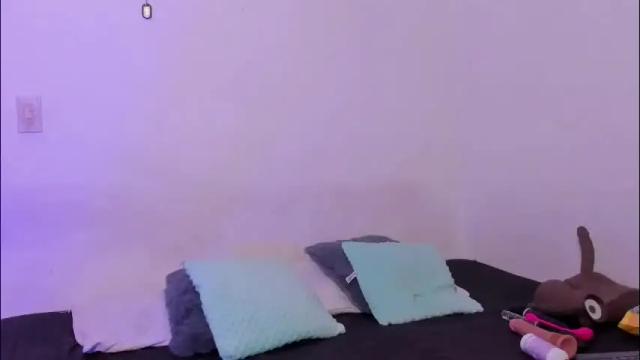 Image 3 of crystalvazquez Stream on Chaturbate on 17 days ago