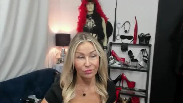 Thumbnail 1, crystalxohotty's Stream at Chaturbate, 1 month ago