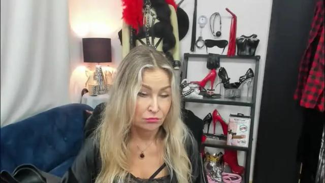 Thumbnail 2, crystalxohotty's Stream at Chaturbate, 1 hour ago