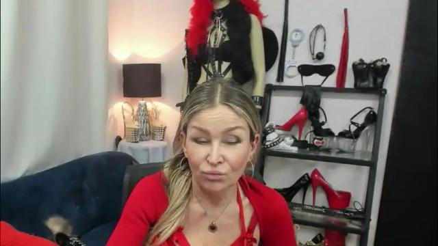 Image 4 of crystalxohotty Stream on Chaturbate on 22 days ago