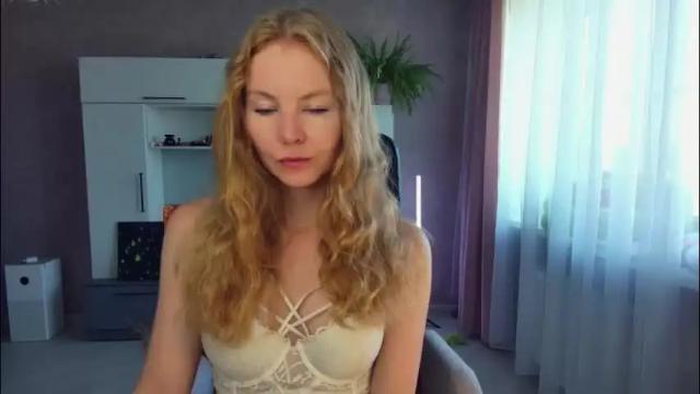 Image 2 of cuddle_kitten Stream on Chaturbate on 2 months ago