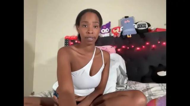 Image 12 of cum2charmxx Stream on Chaturbate on 2 days ago