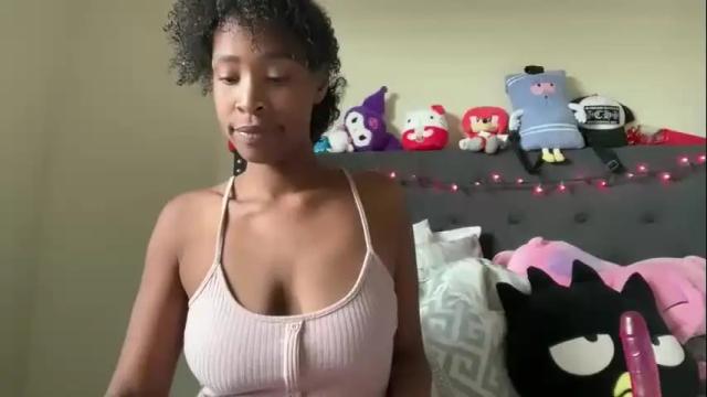 Image 6 of cum2charmxx Stream on Chaturbate on 2 months ago