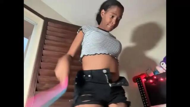 Image 10 of cum2charmxx Stream on Chaturbate on 2 months ago