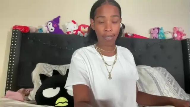 Image 10 of cum2charmxx Stream on Chaturbate on 1 month ago