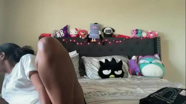 Image 2 of cum2charmxx Stream on Chaturbate on 1 month ago