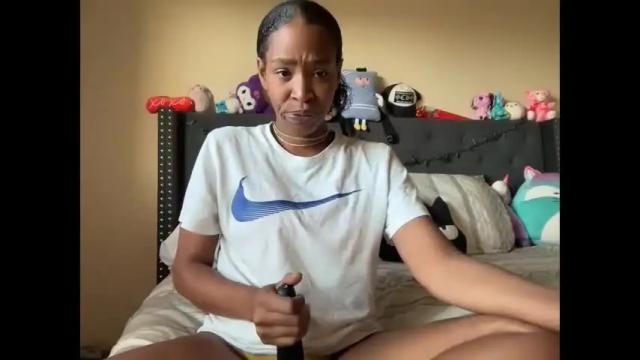 Image 2 of cum2charmxx Stream on Chaturbate on 1 month ago