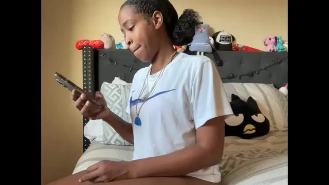 Image 6 of cum2charmxx Stream on Chaturbate on 1 month ago