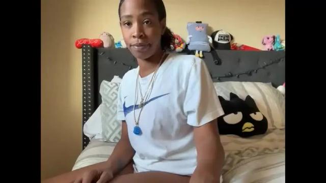 Image 7 of cum2charmxx Stream on Chaturbate on 1 month ago