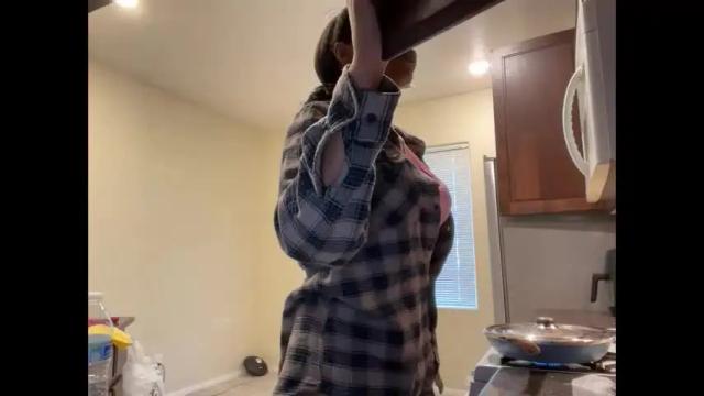 Image 12 of cum2charmxx Stream on Chaturbate on 1 month ago