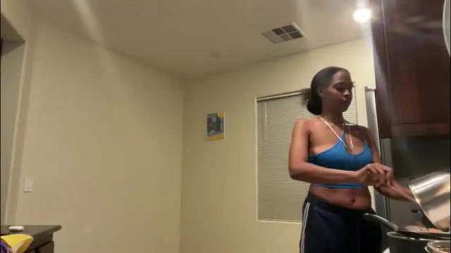 Image 12 of cum2charmxx Stream on Chaturbate on 6 days ago