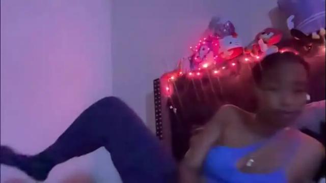 Image 3 of cum2charmxx Stream on Chaturbate on 6 days ago