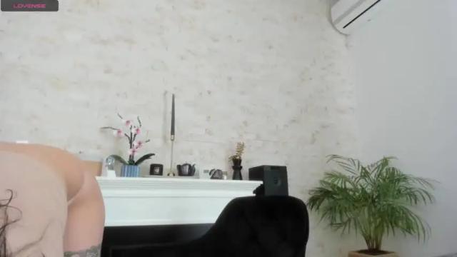 Image 12 of cum4myass Stream on Chaturbate on 13 months ago