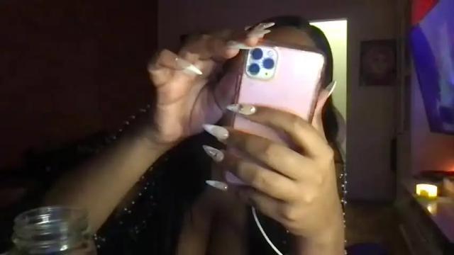 Image 11 of cummingtoparis Stream on Chaturbate on 14 months ago