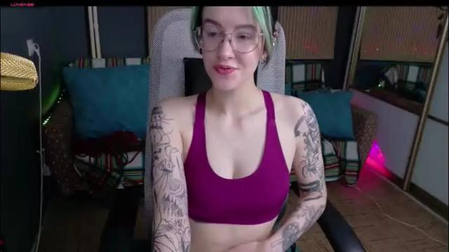 Image 10 of cumpotikeve Stream on Chaturbate on 1 month ago