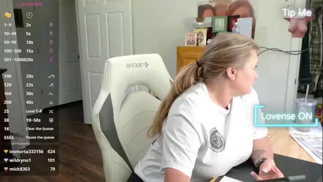 Image 12 of curiouscouple3143 Stream on Chaturbate on 6 days ago
