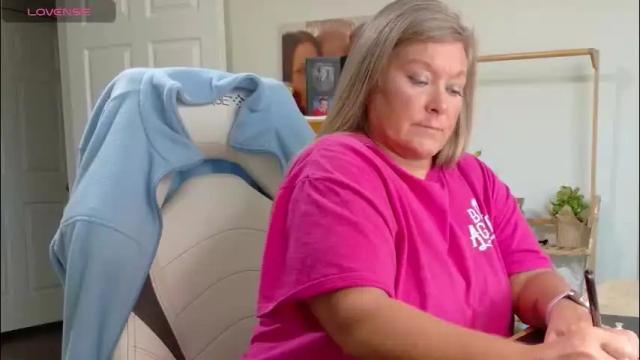 Image 4 of curiouscouple3143 Stream on Chaturbate on 1 month ago