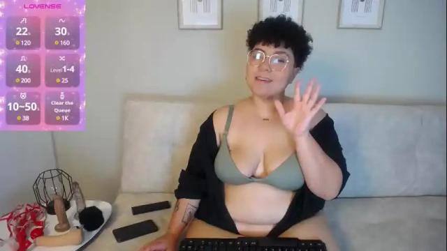 Thumbnail 1, curly_cam_queen's Stream at Chaturbate, 25 days ago