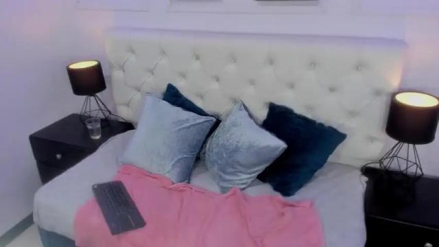 Image 6 of curly_cutte_ Stream on Chaturbate on 21 months ago