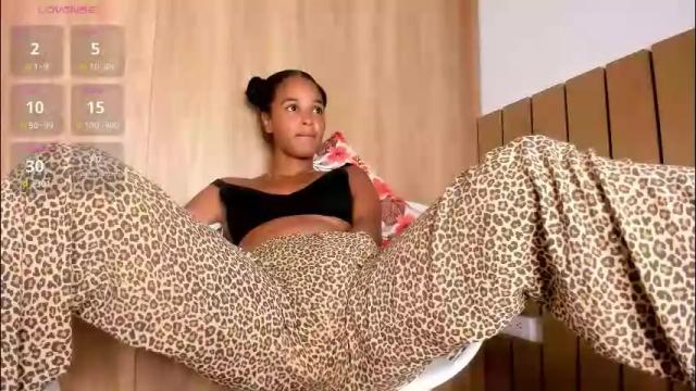 Image 3 of curly_sweett Stream on Chaturbate on 1 month ago