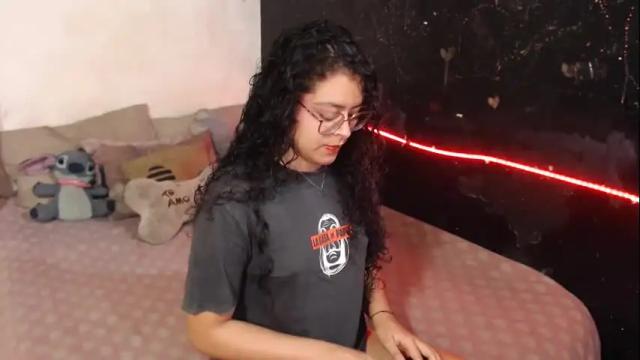Image 3 of curlycool Stream on Chaturbate on 1 month ago