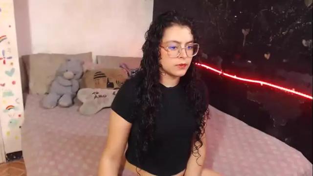 Image 3 of curlycool Stream on Chaturbate on 1 month ago