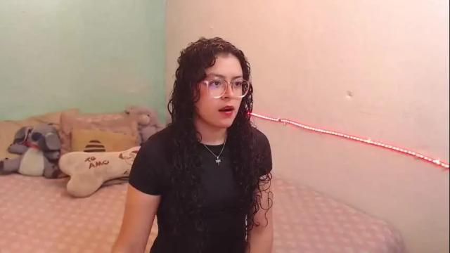 Image 2 of curlycool Stream on Chaturbate on 2 months ago