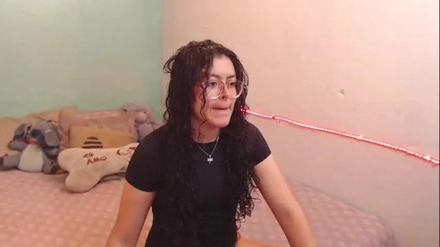 Image 4 of curlycool Stream on Chaturbate on 2 months ago