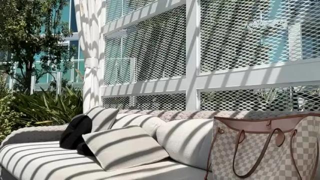 Image 6 of curlylatinaa Stream on Chaturbate on 3 months ago