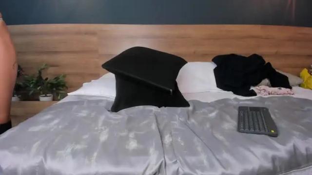 Image 12 of curlyraquel Stream on Chaturbate on 17 months ago