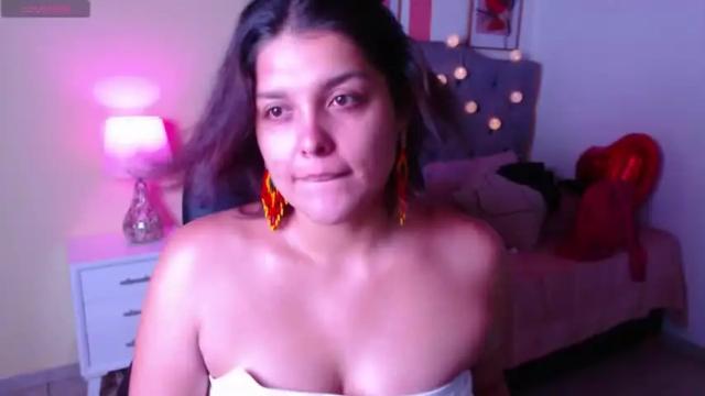 Image 1 of curvy_daniela Stream on Chaturbate on 6 months ago