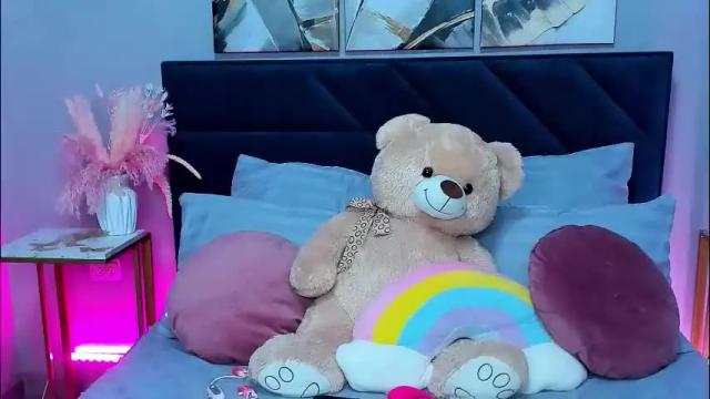 Image 8 of curvy_dynamite Stream on Chaturbate on 1 month ago