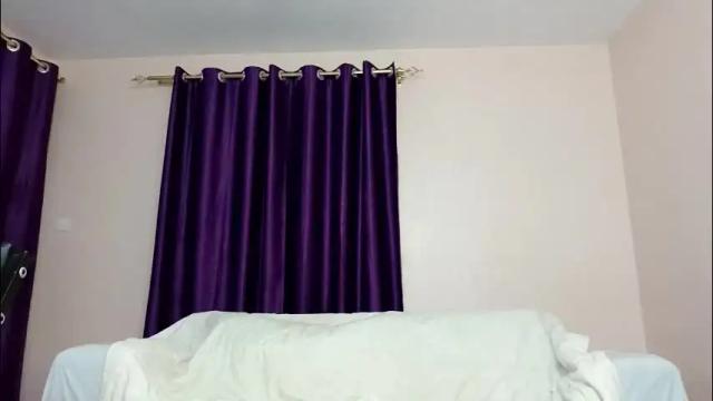 Image 7 of curvy_essie Stream on Chaturbate on 1 month ago